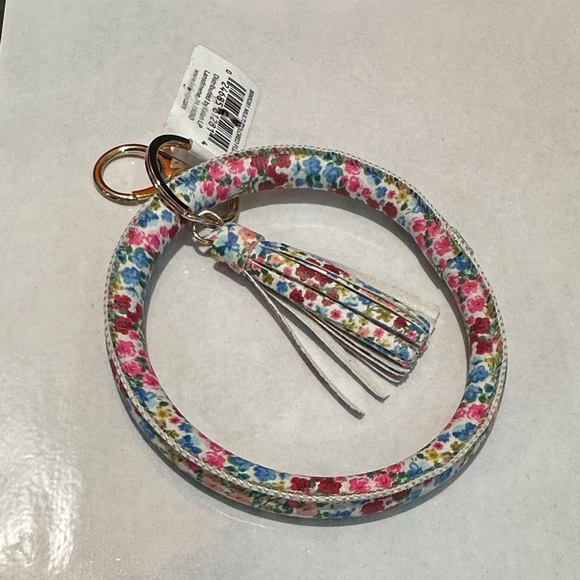 Multicolored Flowers White & Floral Keychain Bracelet with Tassel NWT - Picture 4 of 6